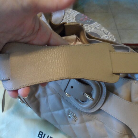 Burberry Beige Quilted Leather Shoulder Bag - Picture 7 of 16